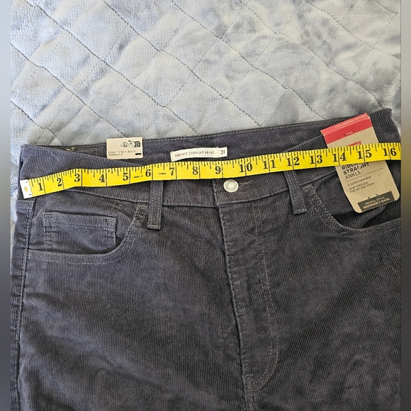 (186)Levi's Women's Hi Rise Ribcage Corduroy Straight Ankle Jeans - Picture 13 of 13